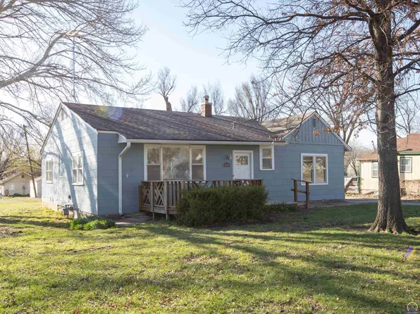 1221 Sunnyslope St, Emporia, KS 66801