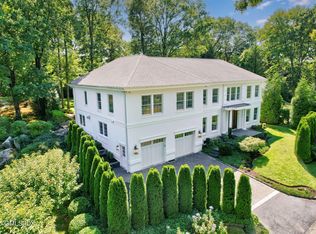 22 Carleton St, Greenwich, CT 06830