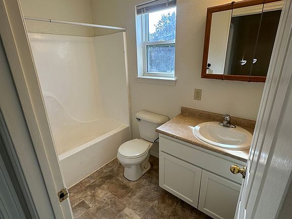 4th image of 804 Defoe St APT B