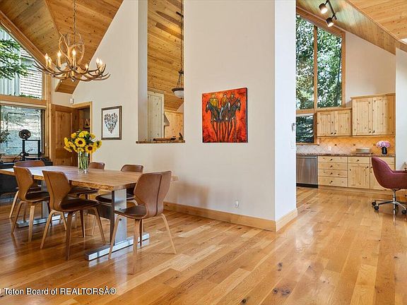 3rd image of 2940 N Alder Wood Ln