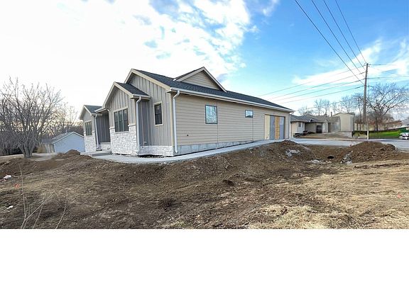 2nd image of 1220 Murray Rd