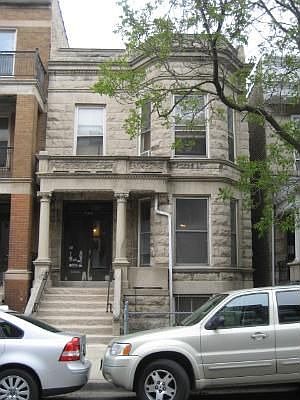 1st image of 726 W Oakdale Ave