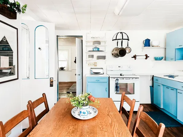 W6619 Klassy Rd, New Glarus, WI 53574