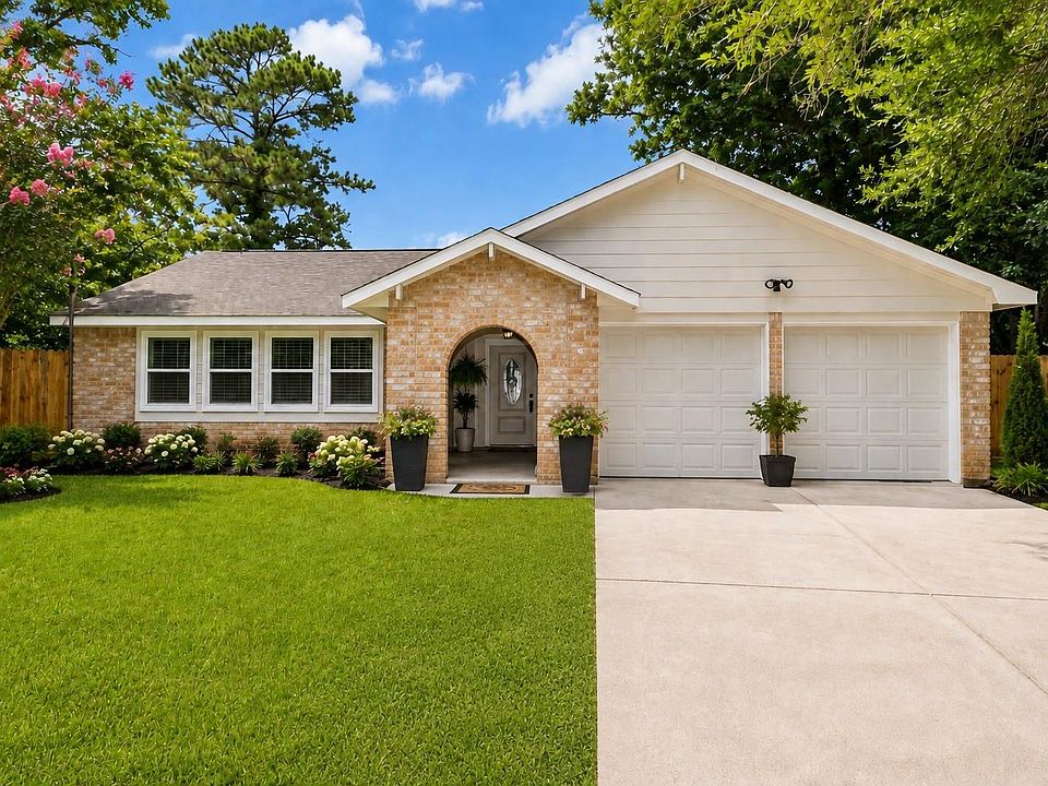 1st image of 23007 Baneberry Dr