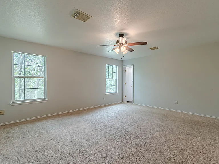 164 Springtree Holw — Photo 34