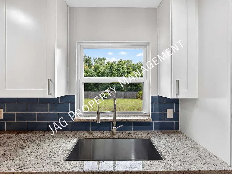 1046 Winter Springs Blvd — Photo 11