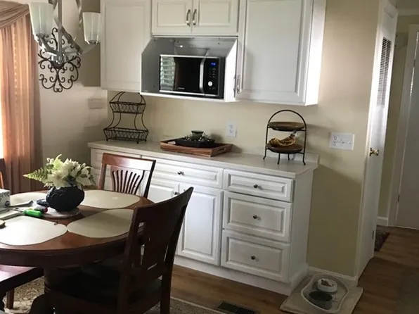 45 Park Ave, Sturbridge, MA 01566