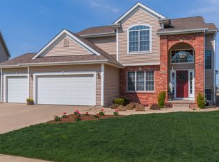 2604 Cadillac Rd, Bloomington, IL 61705