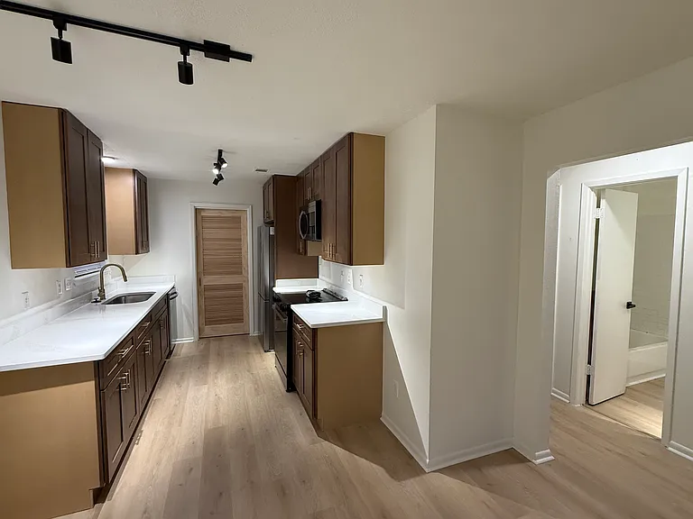 1281 Redwood Ln #C — Photo 15