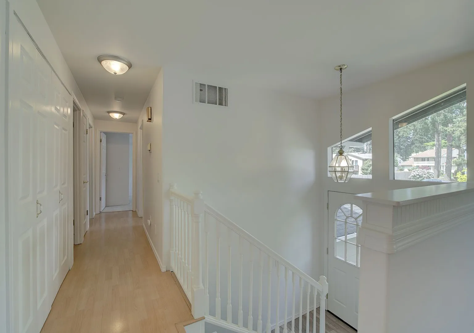 4Bd/2.5Ba Kirkland Home — Photo 2