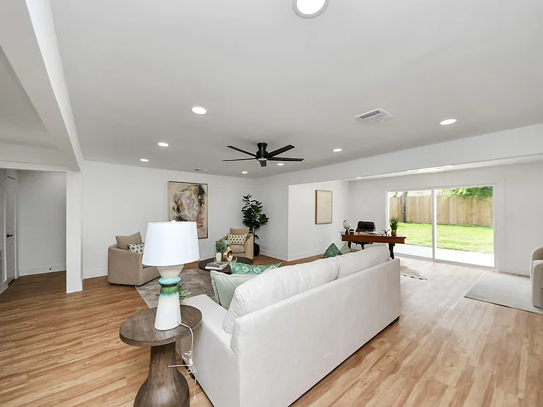 6249 Locke Ln — Photo 18