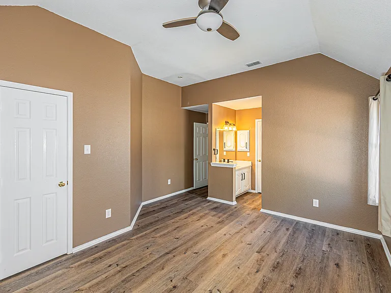 2425 Kittyhawk Dr — Photo 25