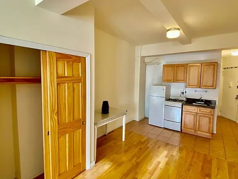42 W 72nd St #9A — Photo 2