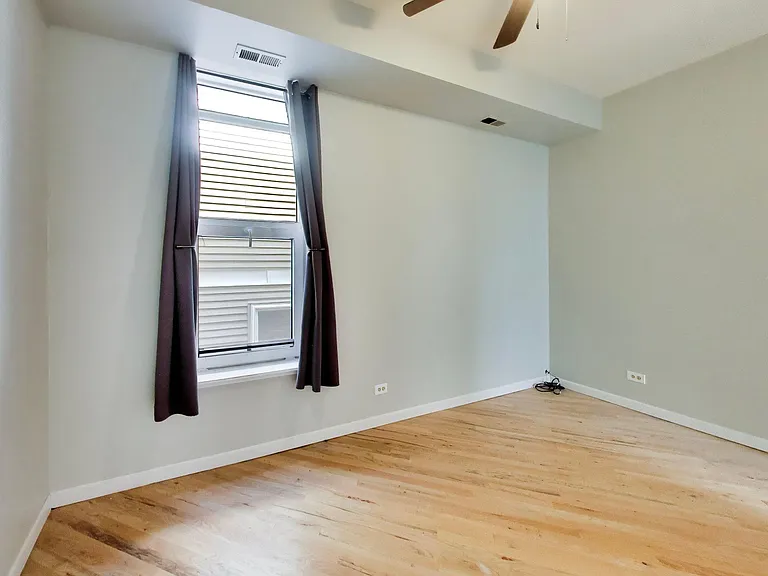 1416 W Huron St #2F — Photo 15