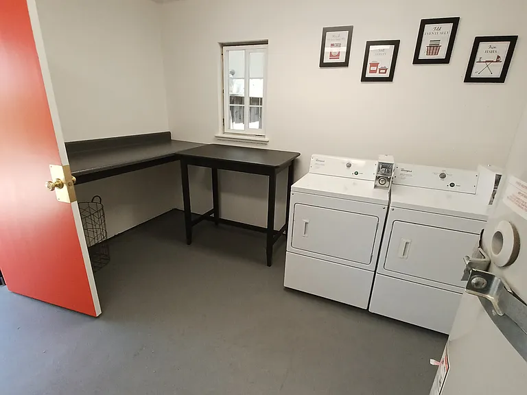 2405 F St #4 — Photo 12