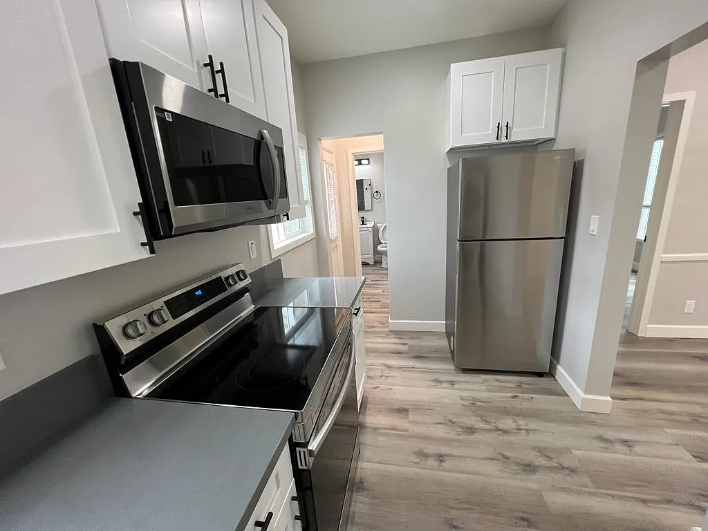 1 bed, $2,395 — Photo 4