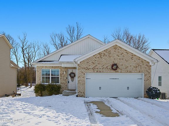 3rd image of 392 Bridlewood Ave