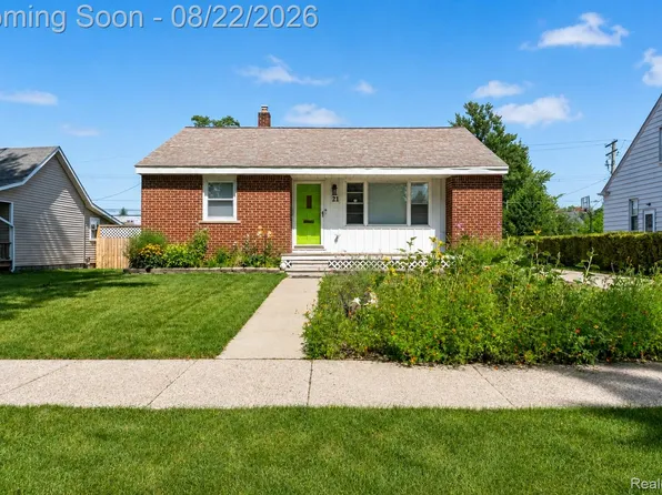 21 Eastman St, Mount Clemens, MI 48043