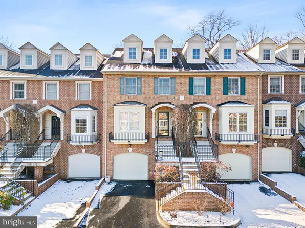 10 Rockford Mews Ct, Wilmington, DE 19806