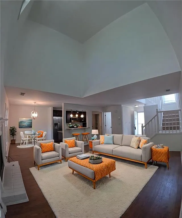 3 bed, 3.5 bath, 2140 sqft, $3,200 — Photo 4