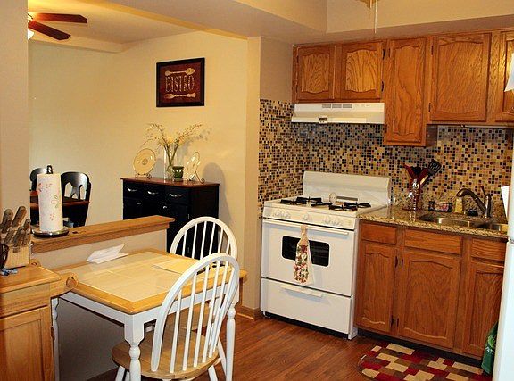 5th image of 4530 W 93rd St APT 3C