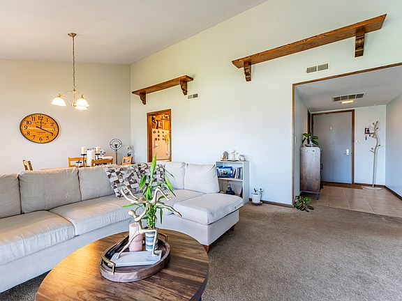 4th image of 5202 Winslow Cir APT A