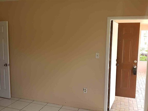3rd image of 590 NW 191st St