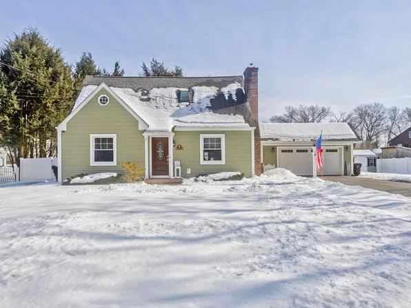 85 Edgewater Rd, Agawam, MA 01001