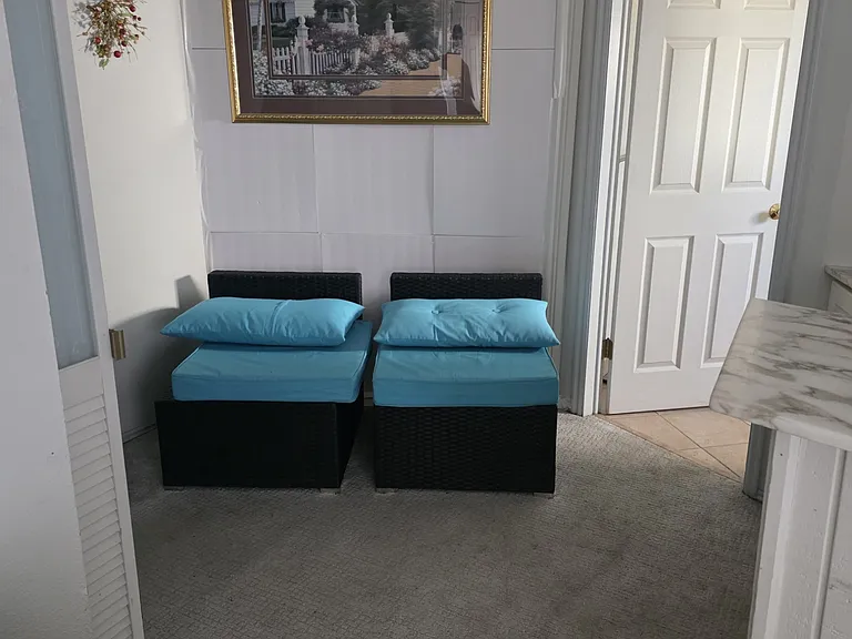 223 Country Club Dr — Photo 3