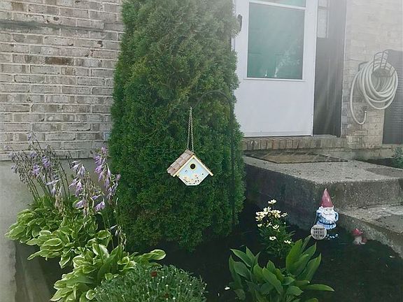 3rd image of 4032 Woodchase Dr