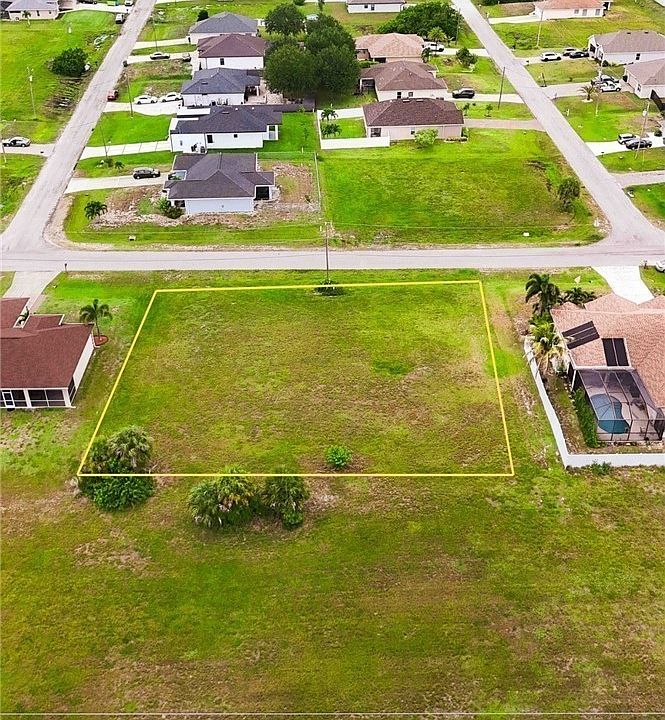 2nd image of 819 NW 24th Pl