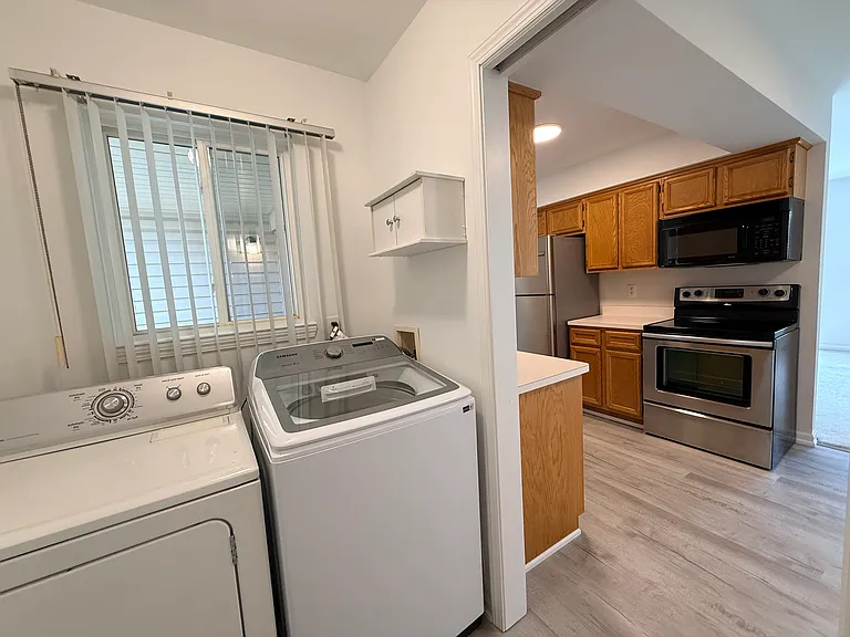 24381 Juliet Dr — Photo 11