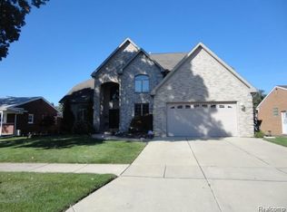 1885 Whitefield St, Dearborn Heights, MI 48127