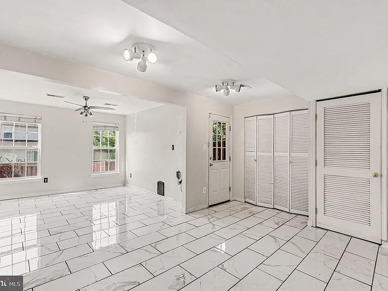 4524 Papillion Ct — Photo 17