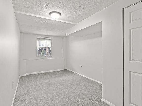 4th image of 209 Douglas St NE