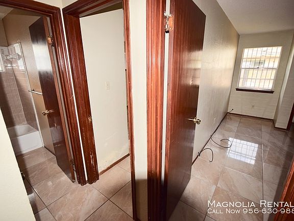 5th image of 2204 N Broadway St APT 1