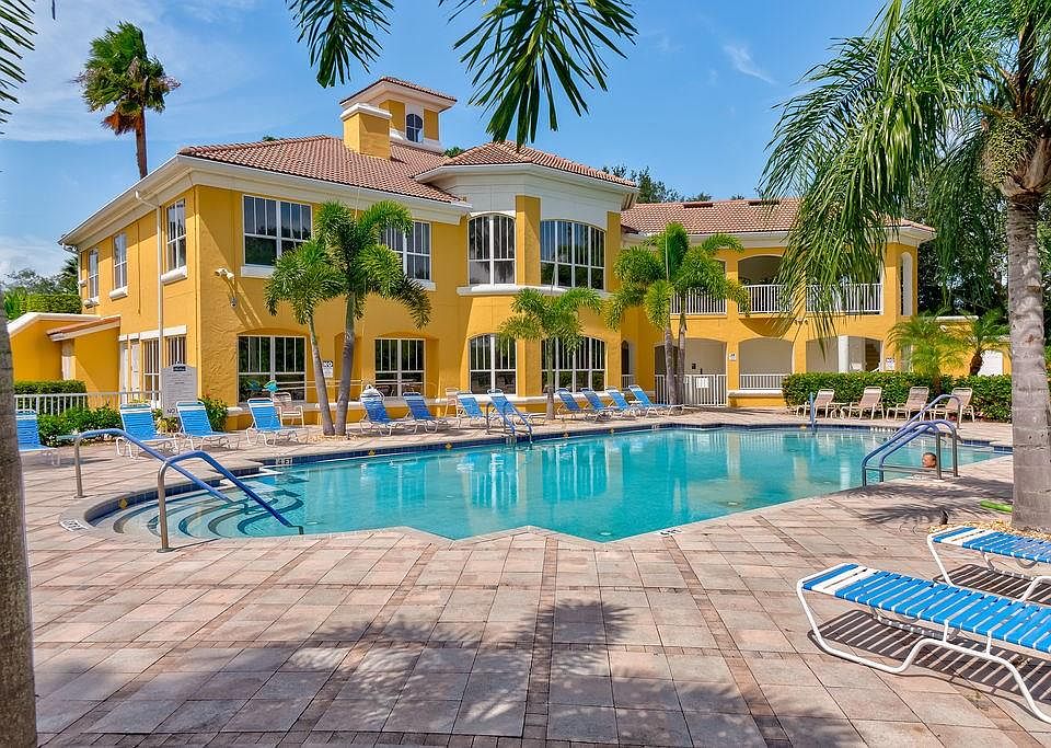 1st image of 5060 Fairways Cir #101