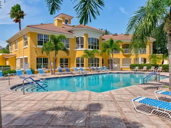 5060 Fairways Cir #101, Vero Beach, FL 32967