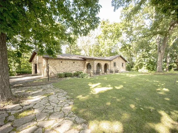 12 Lou Juan Dr, Glen Carbon, IL 62034