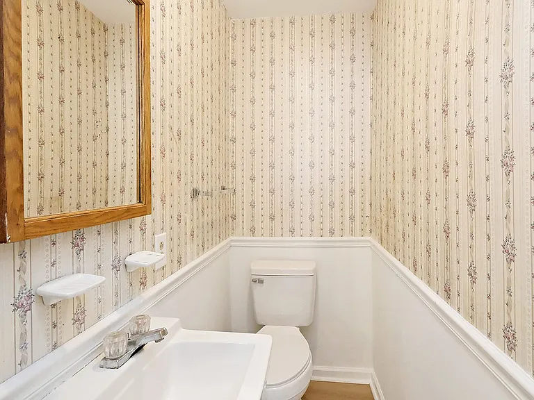 205 Saint Ives Rd — Photo 22