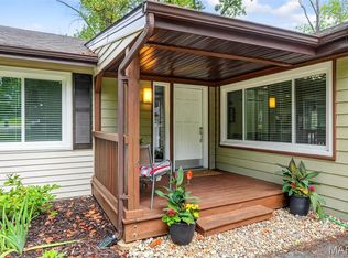 220 Newton Pl, Ballwin, MO 63021