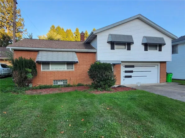 4413 Green Rd, Warrensville Heights, OH 44128