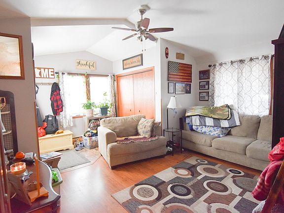 3rd image of 412 Kinney Ave N