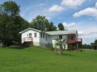 203 Sleepy View Lane, Berkeley Springs, WV 25411