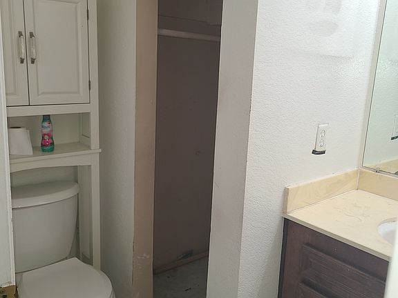 2nd image of 2742 47th St