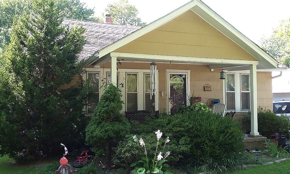 2nd image of 1814 S Willow Ave
