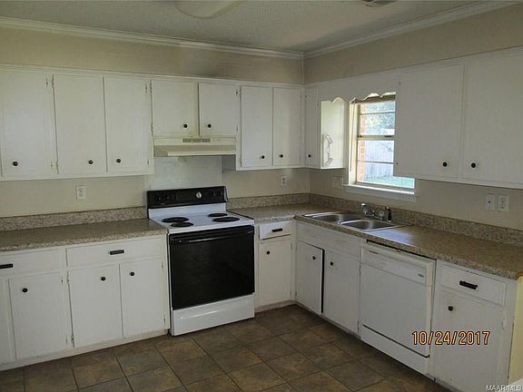 3rd image of 681 Burlington Dr