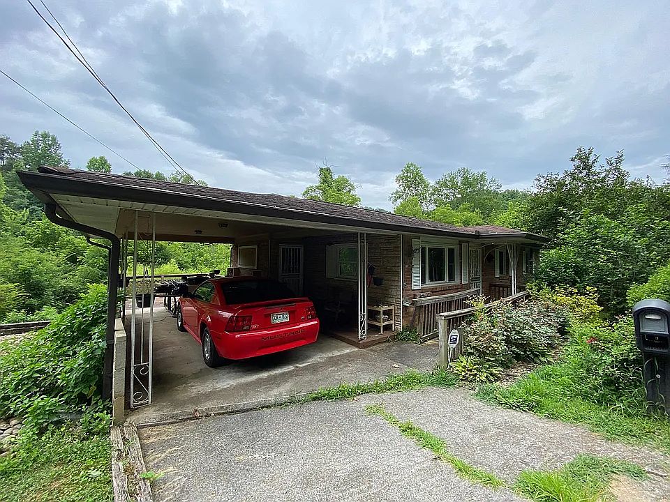 1st image of 3703 Wilkinson Pike