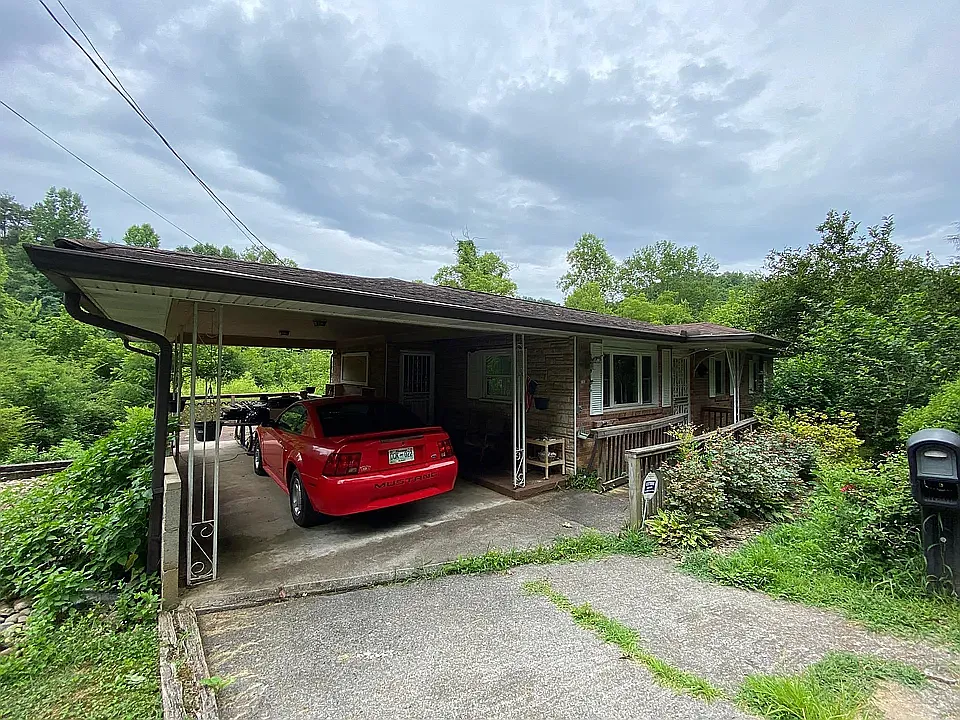 3703 Wilkinson Pike