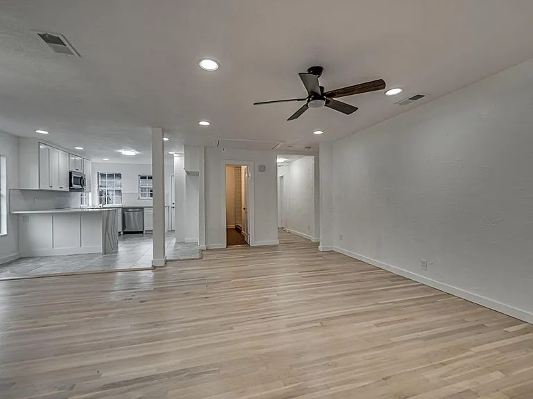 4728 Houghton Ave — Photo 10